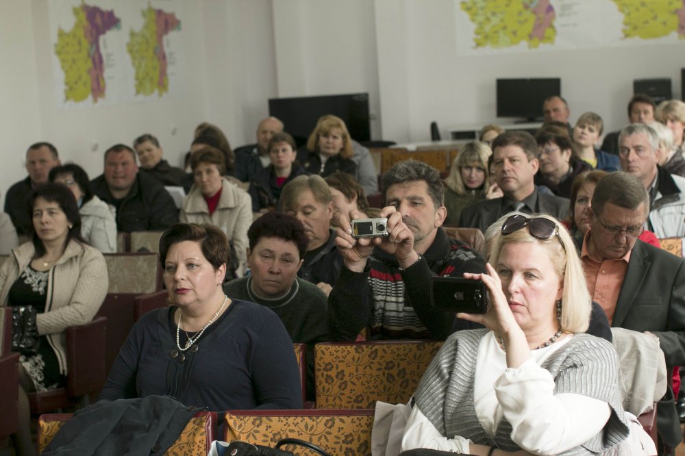 Делегати та представники громадськості